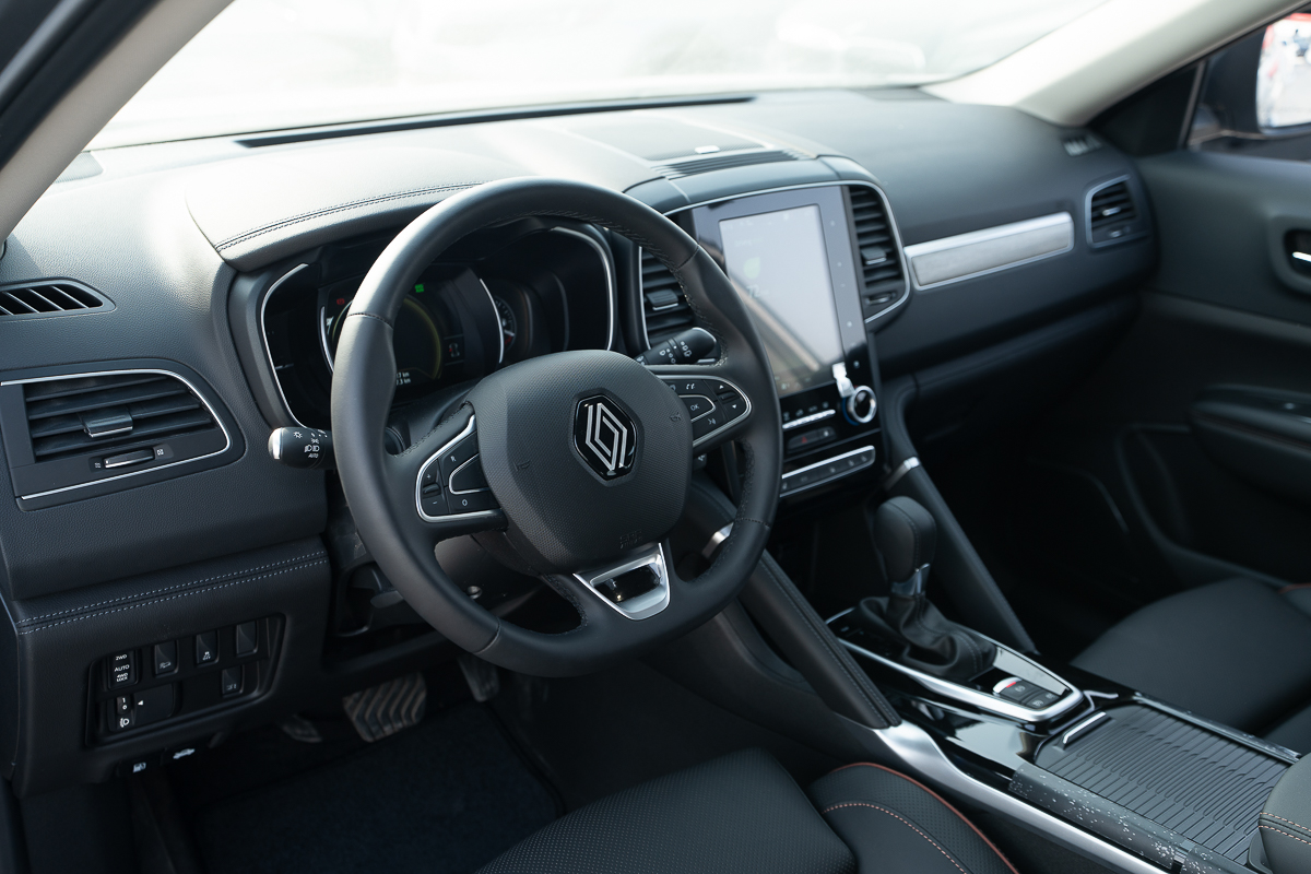 Renault Koleos LE 2 5L Petrol Automatic Transmission 2025 Grey Black 